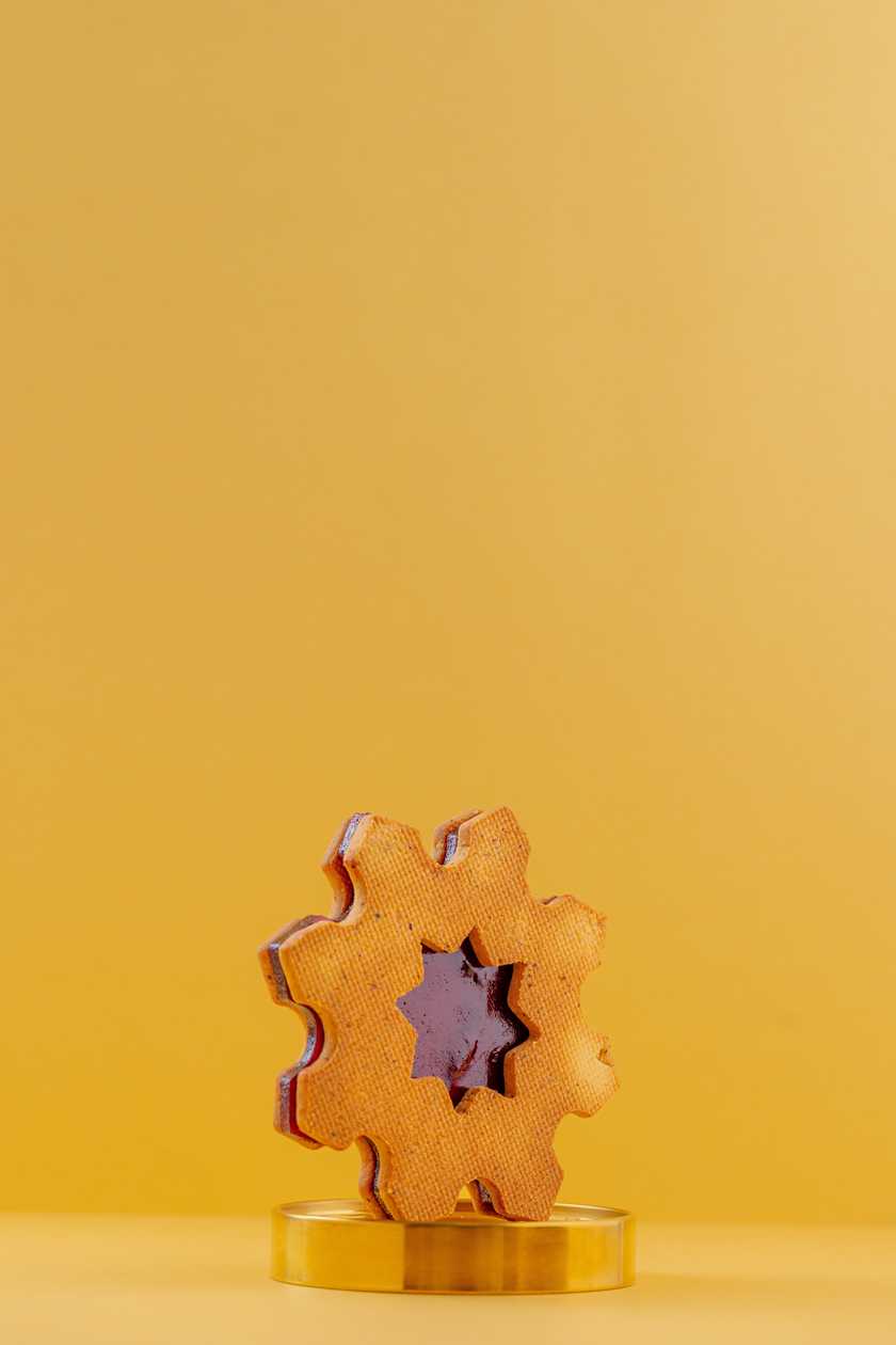 Christmas Star (raspberry - hazelnut)