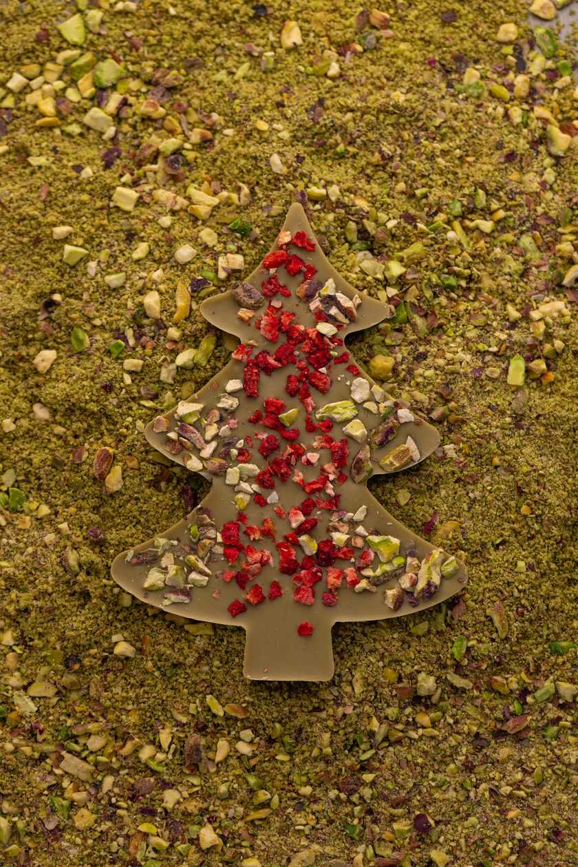 Grinch Christmas tree with pistachio and strawberry