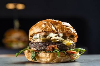 BlueCheesse Burger w. Jalapenos