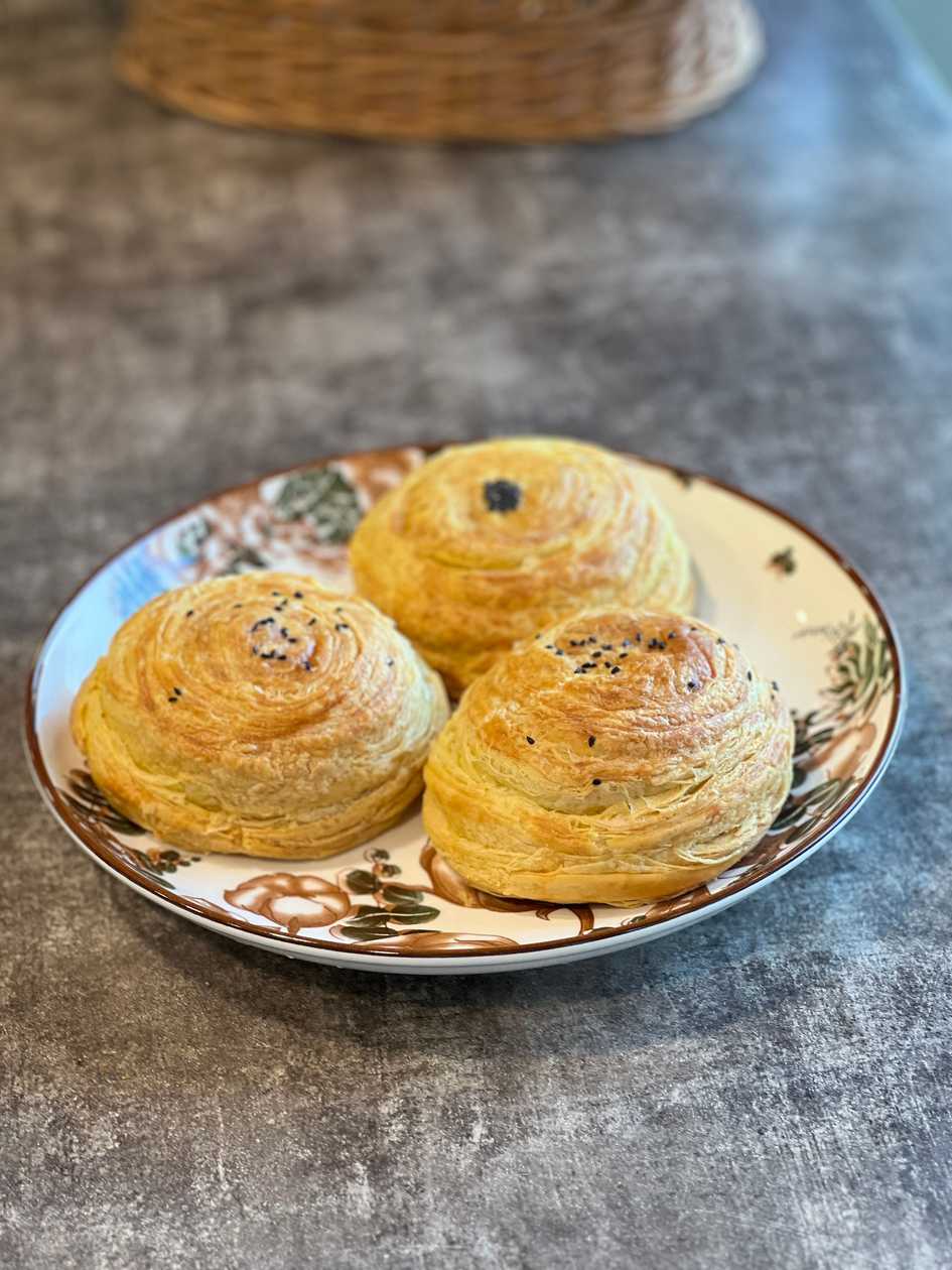 Sprinkled Cheese Gogal