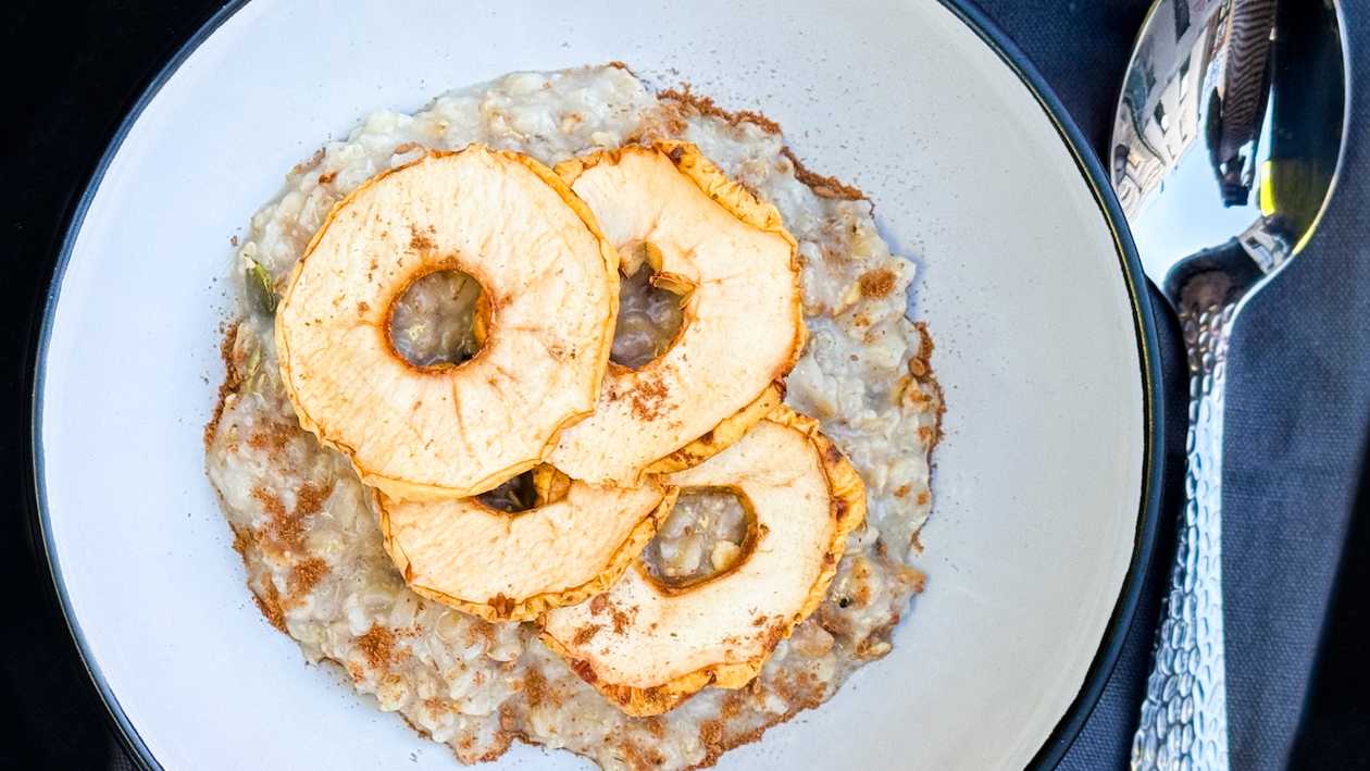 Whole Grain Oatmeal with Baked Apple and Cinnamon