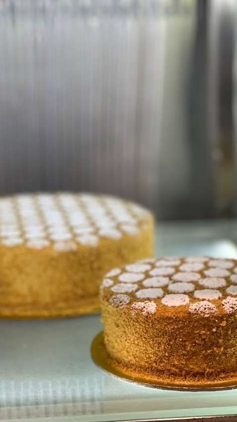 Honey Cake (Serves 10)