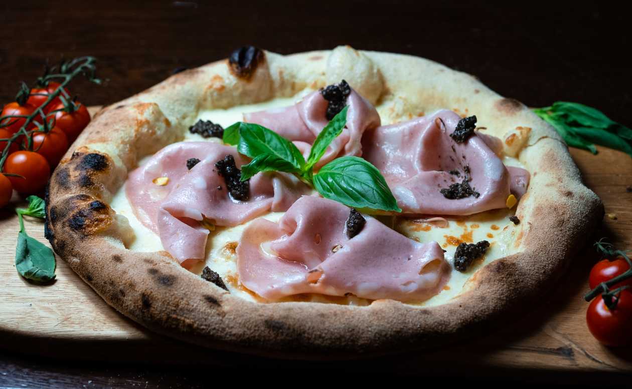 Pizza Mortadela e Tartufo