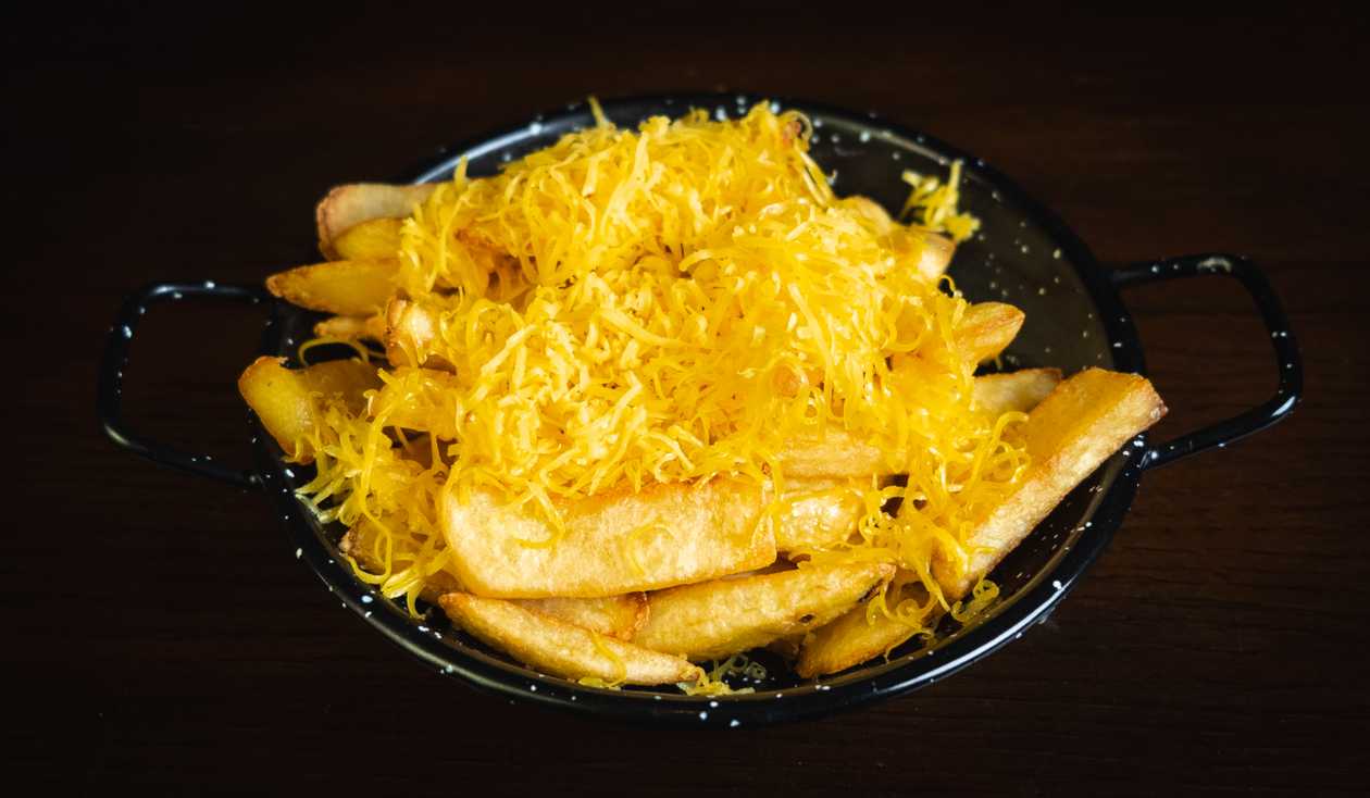 Cartofi prăjiți cu Cheddar