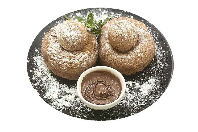 Papanasi cu crema de cacao