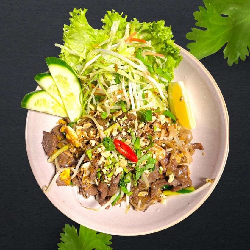 Pad thai z wołowiną