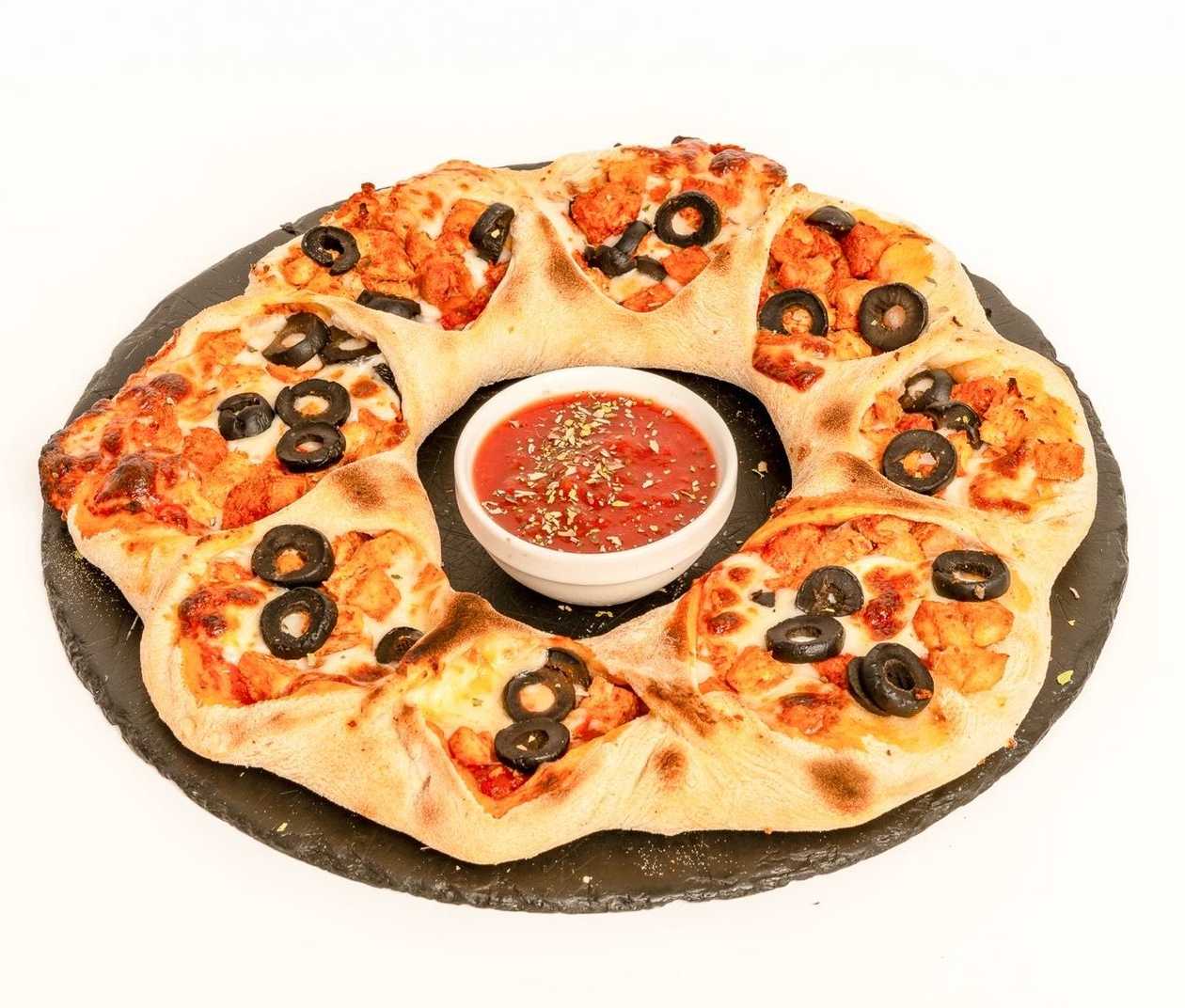 Pizza Regina cu sos Platforme