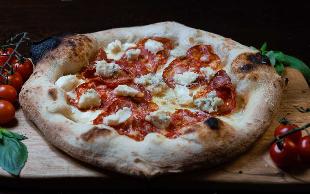 Pizza Quattro Formaggi Ventricina