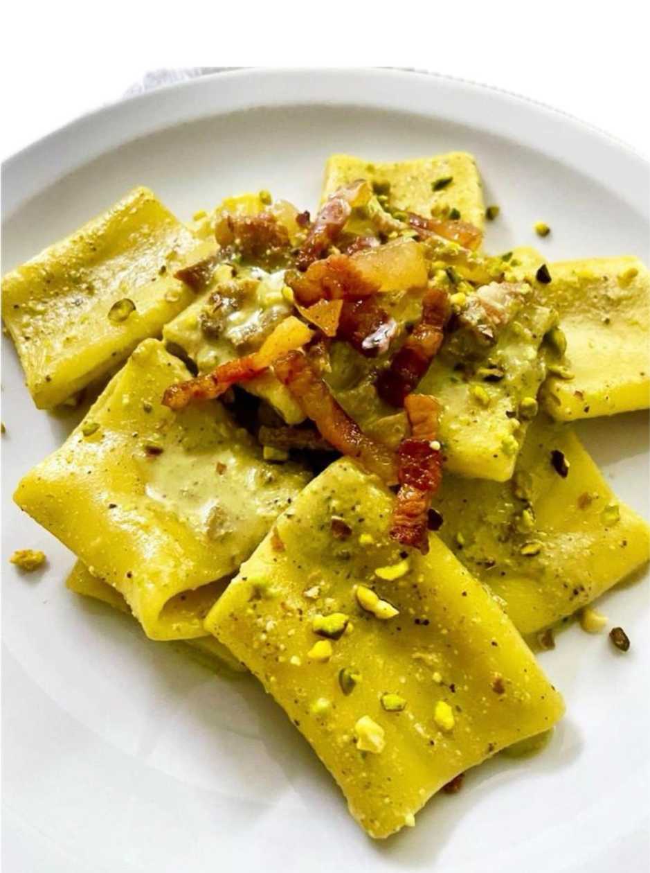 PACCHERI PANCETTA E PISTACCHIO