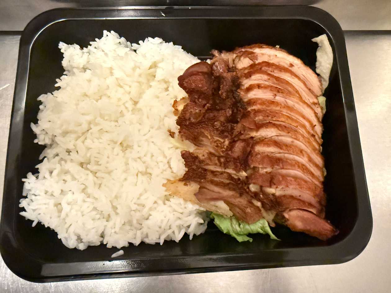 M33. Voňavá a Křehká Kachna s Rýži