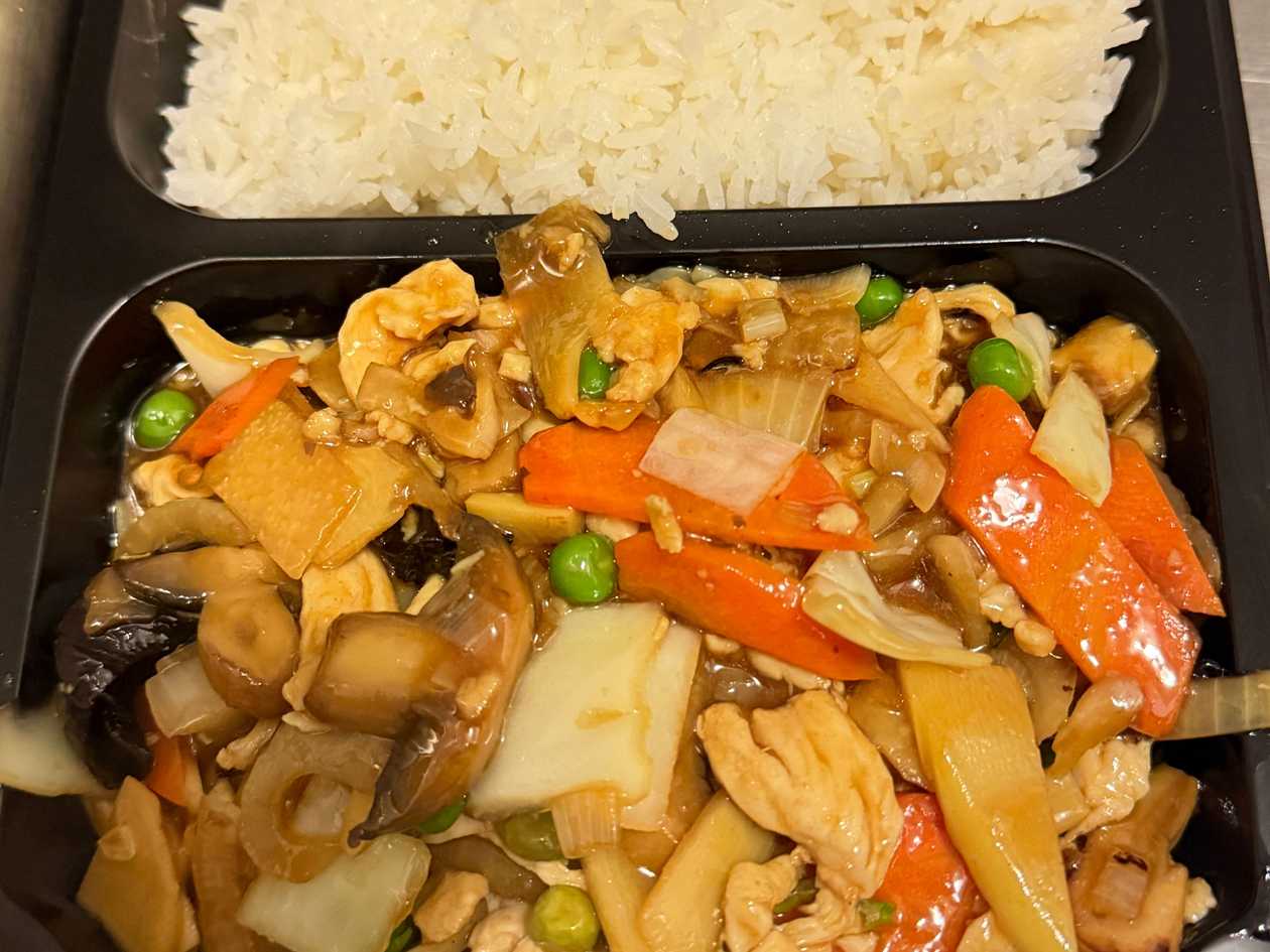 M5. Kuře se Zeleninou s Rýží