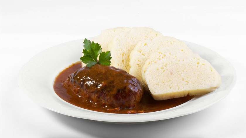 Španělský ptáček z hovězí roštěné s houskovými knedlíky
