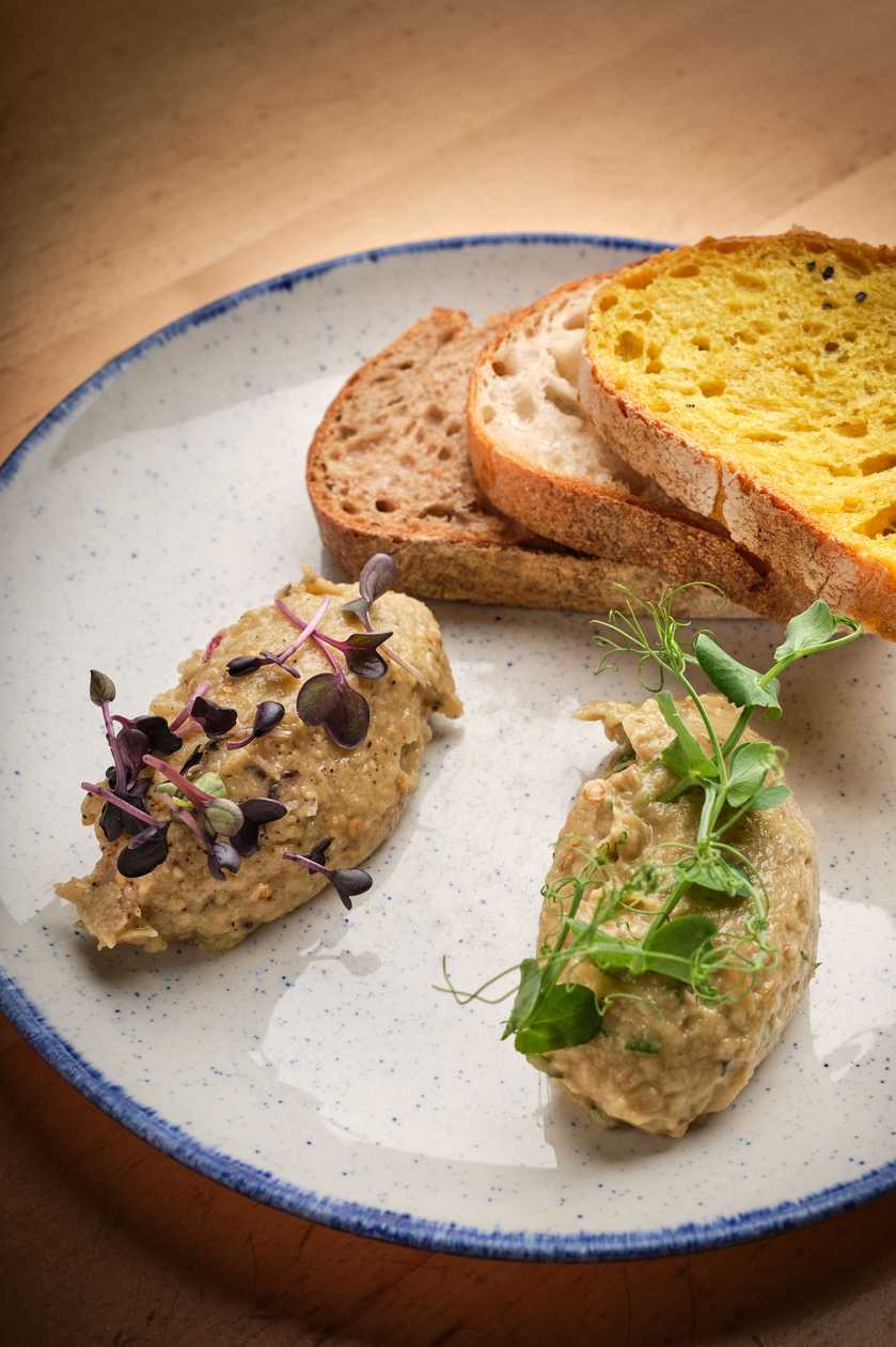 Două feluri de salată cu vinete de la Merinderia