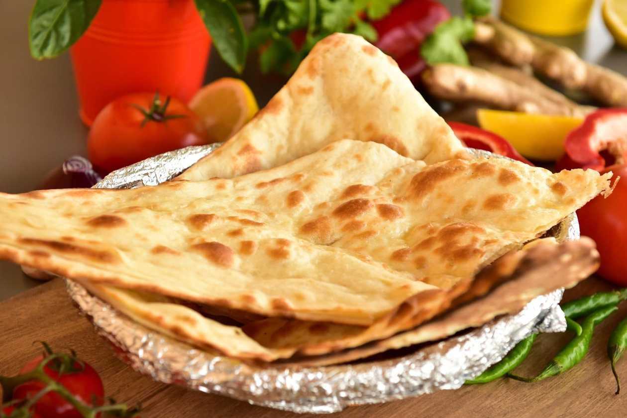 Naan Czosnkowy