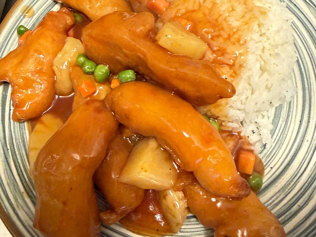 M7. Kuře ve Sladkokyselé Omáčce s Rýží