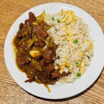 T11 Beef with Onion and Chau Chau Rice