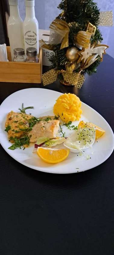 Escalop de salau si mamaliguta