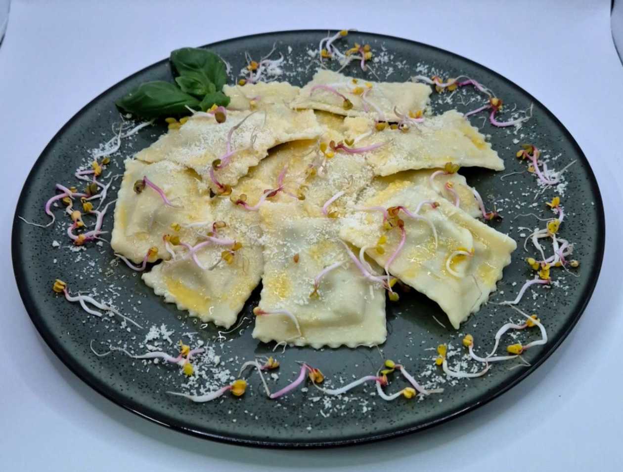 Ravioli z ricottą i szpinakiem