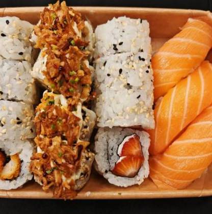 C12 (Box) Salmon Crunch Combo