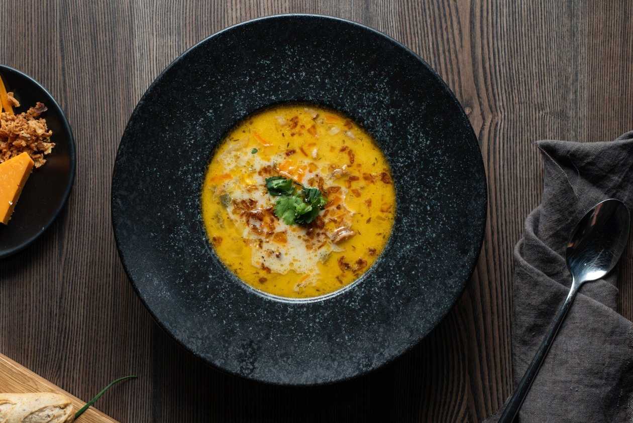 Vištienos dešrelių su grietinėle sriuba