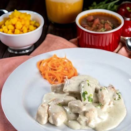 Pui in sos gorgonzola cu orez sarbesc