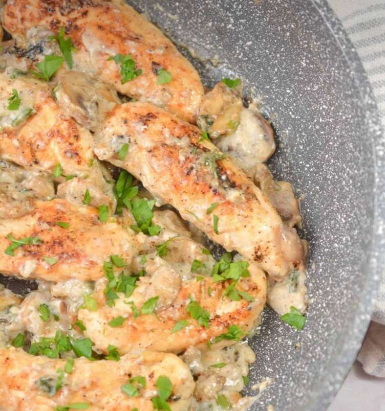 Ciulama de pui cu ciuperci si mamaliga