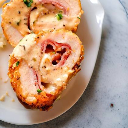 Gordon bleu de pui cu cartofi taranest