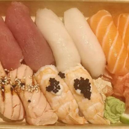 C15 (Box) Mix Nigiri