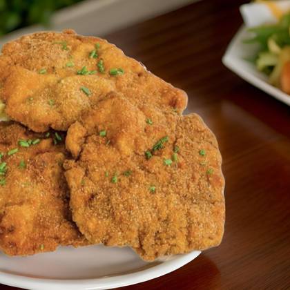 Meniu snitel de pui cu cartofi  500g