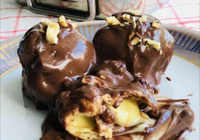 Profiterol cu inghetata