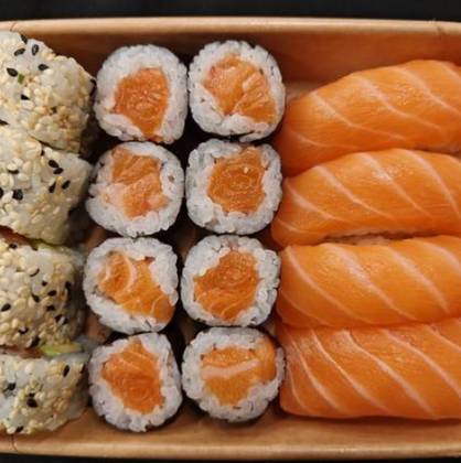 C7 (Box) Uramaki and Nigiri Combo