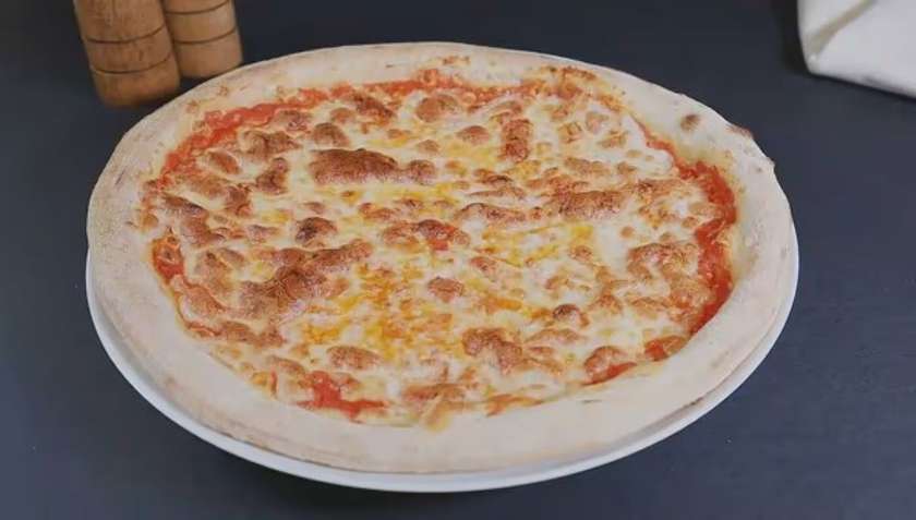 Pizza margherita 33 cm