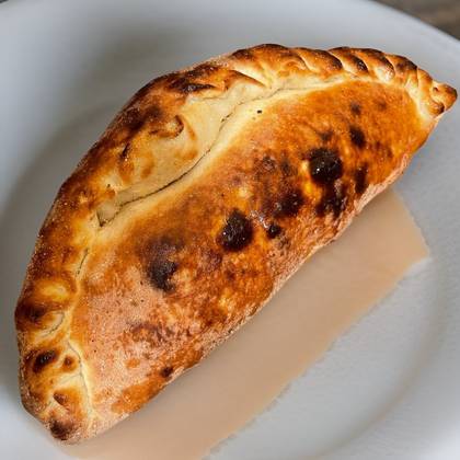 Caltzone tip Prosciuto e Funghi