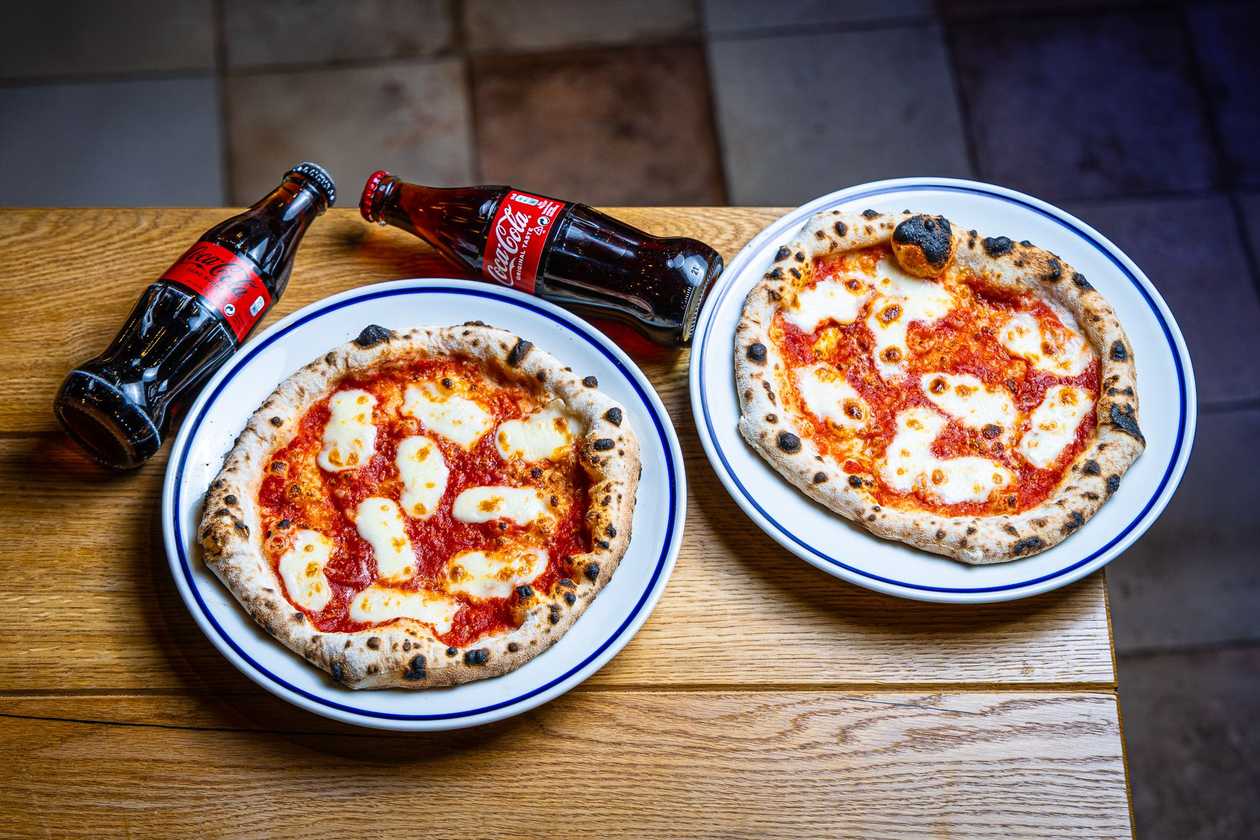 2 PIZZETTA + 2 Coca-Cola