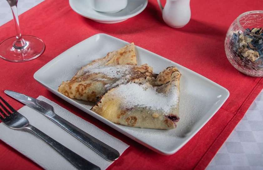 Clatite cu dulceata de visine 150g