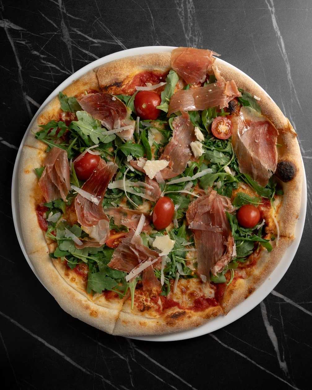 Prosciutto crudo pizza