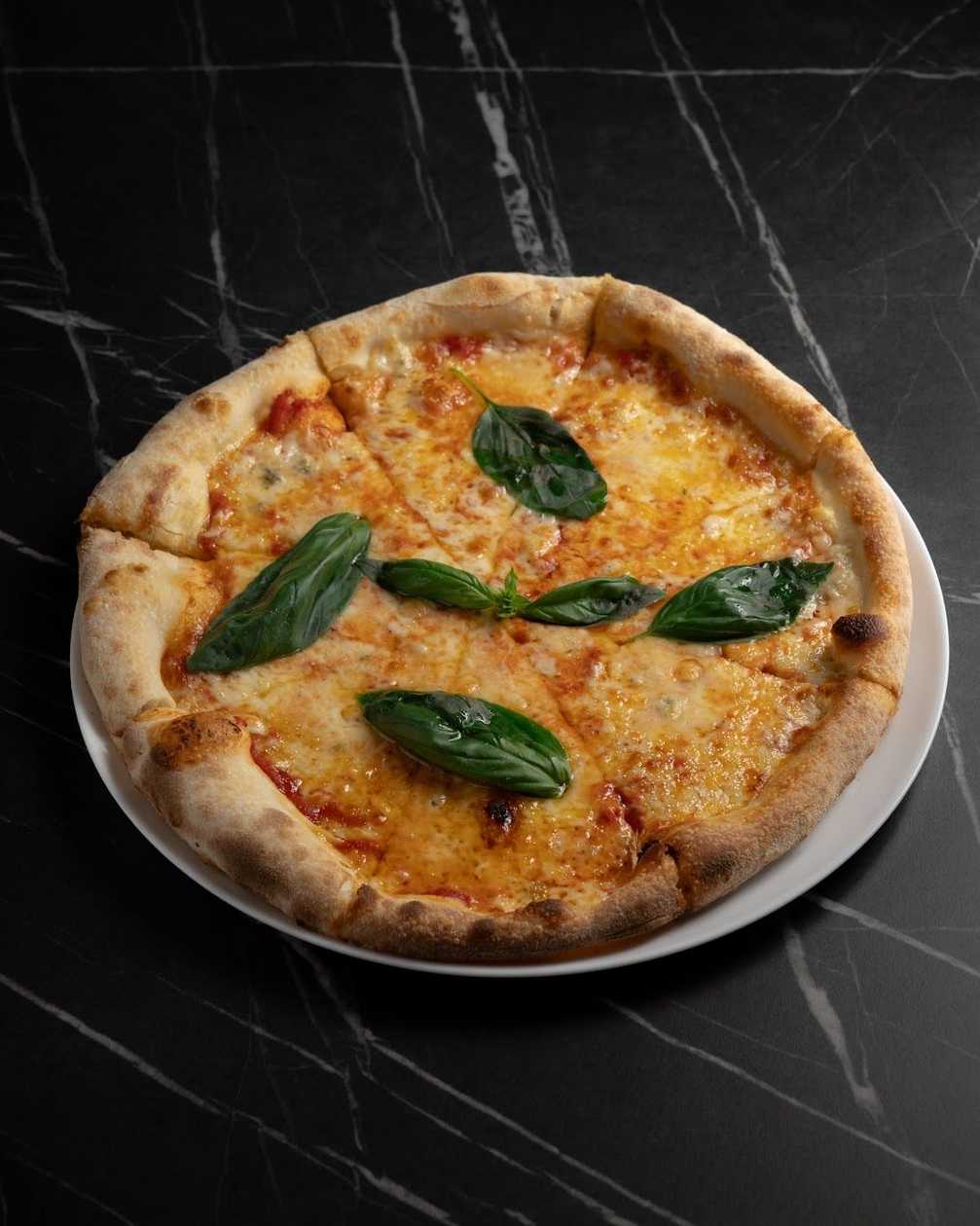 Quattro formaggi pizza