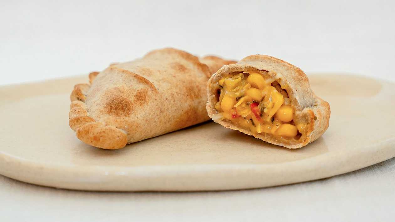 Empanada de Milho Doce e Queijo Vegano