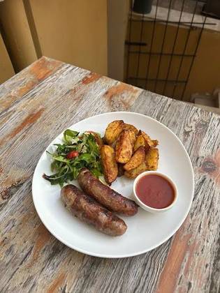 Homemade Grilled Sausages with Roasted Potatoes (250g)