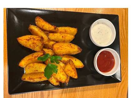 Roasted crispy potatoes with garlic