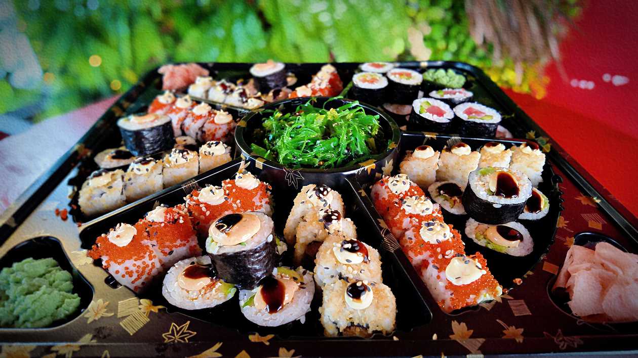 Πιατέλα σούσι για πάρτι 64 τεμαχίων
