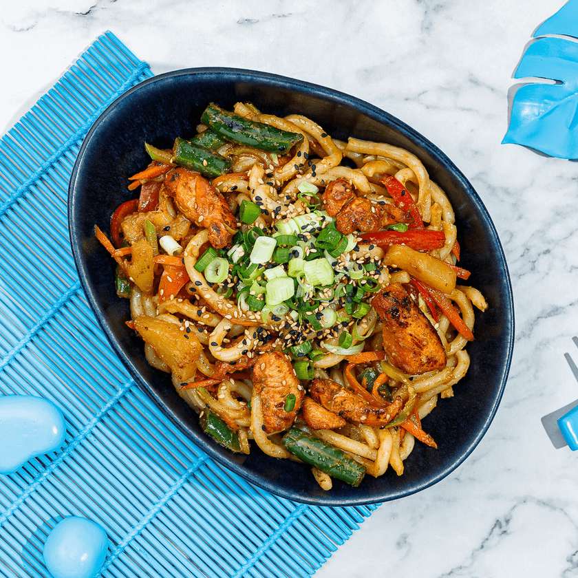 Wok udon cu pui in sos Sweet Hoisin