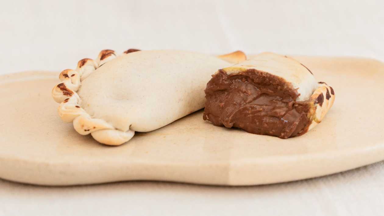 Empanada doce de chocolate e avelã