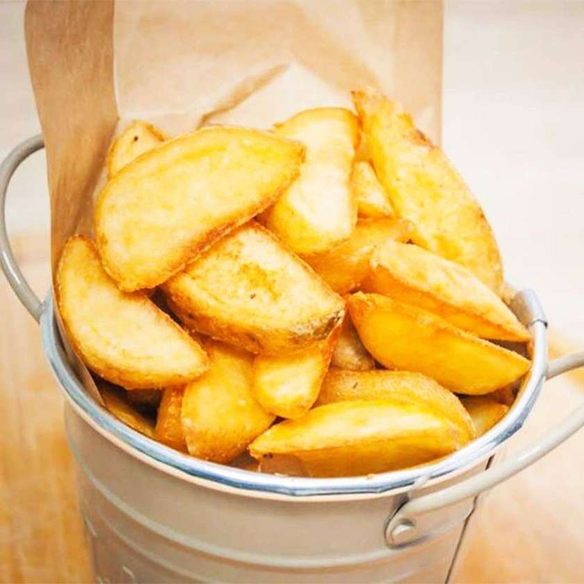 Cartofi prajiti wedges