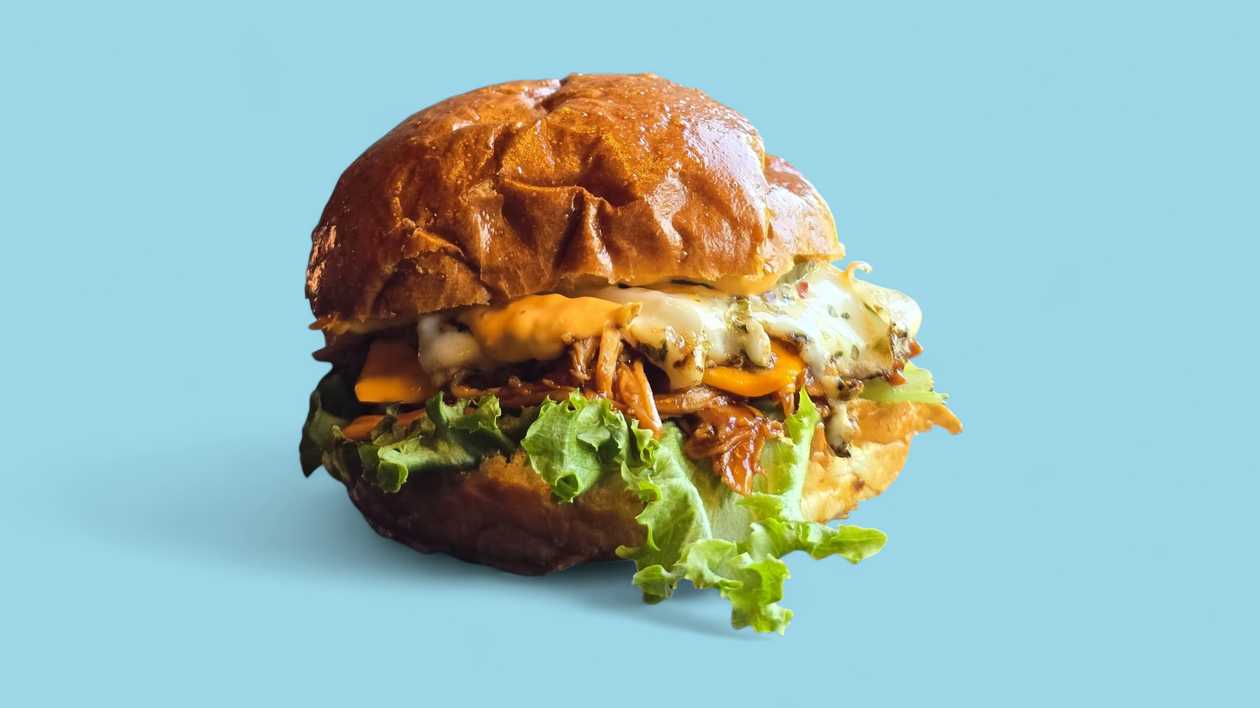 Pulled Chicken BBQ Burger