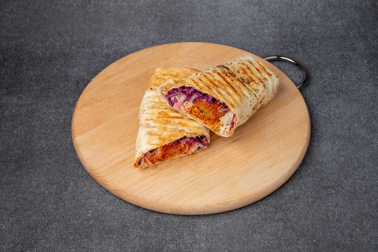 13. Pita z falafelem