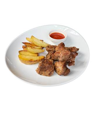 Šašlik z vepřové krkovice a pečené brambory se sousem sacebeli