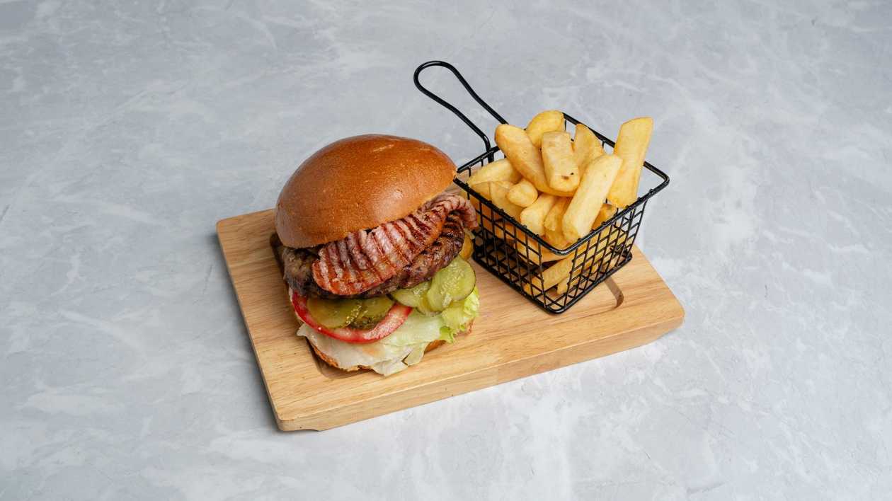 Classic Bacon Burger