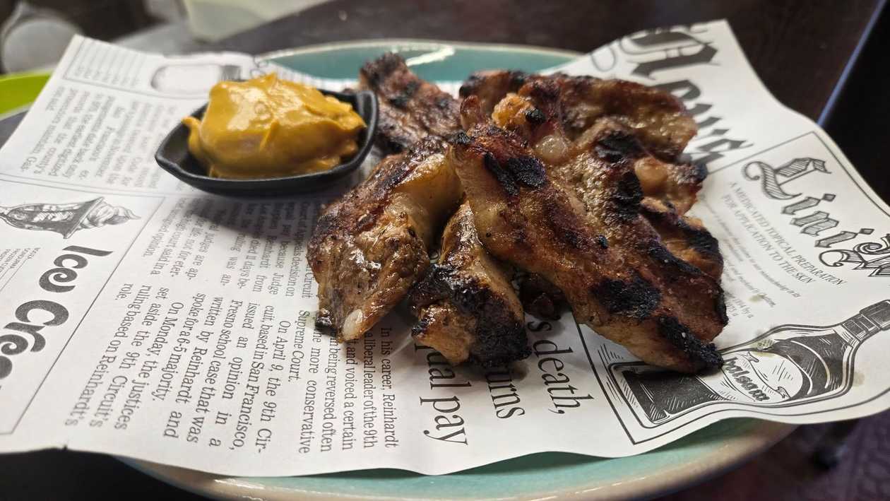 Свински ребърца на скара със сос барбекю