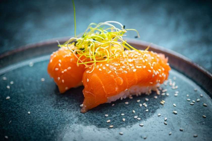 14. Salmon nigiri 2 pcs